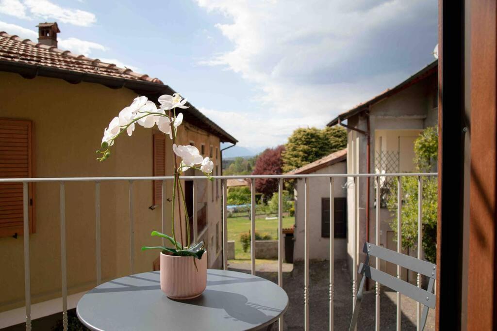 Vista Lago-Appartamento Funzionale Con Vista Varese Zewnętrze zdjęcie