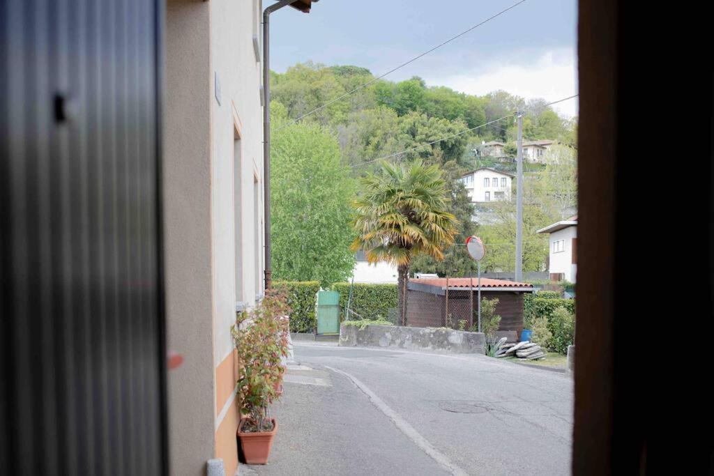 Vista Lago-Appartamento Funzionale Con Vista Varese Zewnętrze zdjęcie