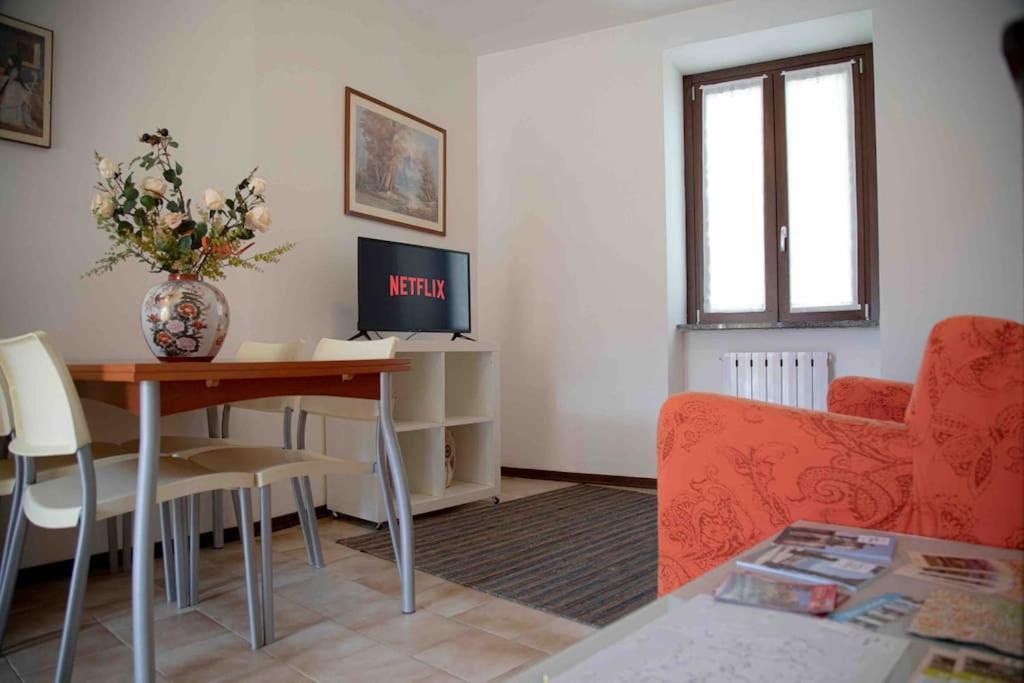 Vista Lago-Appartamento Funzionale Con Vista Varese Zewnętrze zdjęcie