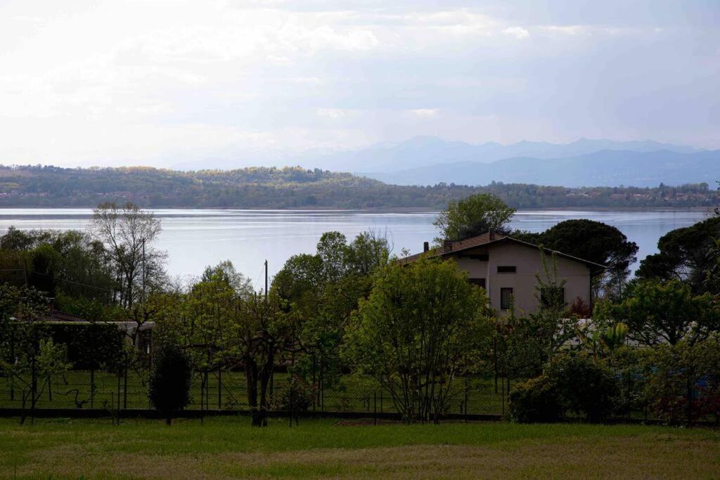 Vista Lago-Appartamento Funzionale Con Vista Varese Zewnętrze zdjęcie
